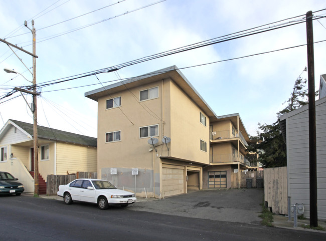 207 Aspen Ave in South San Francisco, CA - Foto de edificio - Building Photo