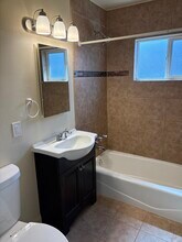 124 Lewelling Blvd, Unit 124 in Ashland, CA - Building Photo - Building Photo