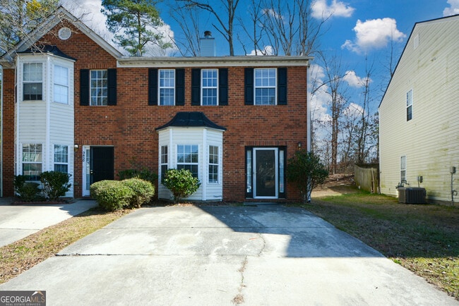 property at 5460 Hampton Ct