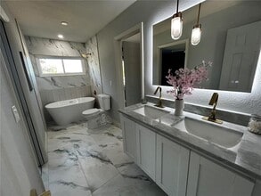 6370 Conniewood Square in New Port Richey, FL - Building Photo - Building Photo