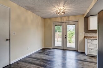 692 NW Hiyu Dr in Oak Harbor, WA - Building Photo - Building Photo