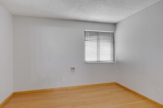 Fountain Oaks in Phoenix, AZ - Foto de edificio - Interior Photo