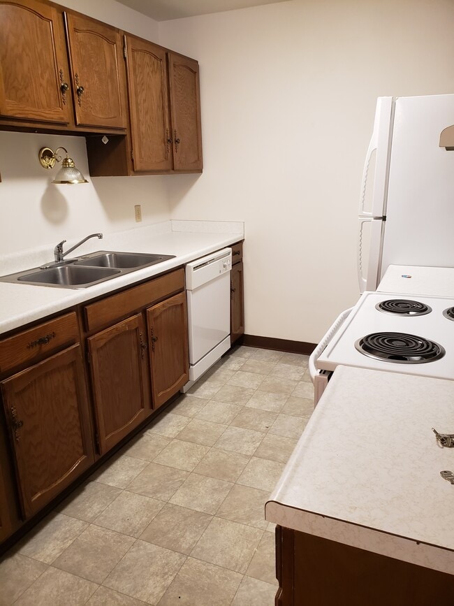 12878 Raymond Dr Apartments and Nearby Meadville Apartments For Rent