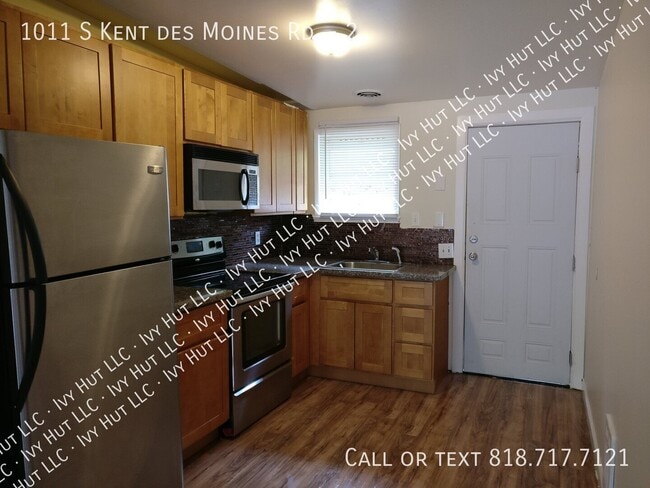property at 1011 Kent Des Moines Rd