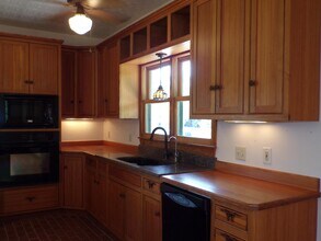 1301 Pecan Valley Dr in Marble Falls, TX - Building Photo - Building Photo