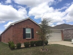 5840 Mirror Ridge Dr in Fort Worth, TX - Building Photo - Building Photo