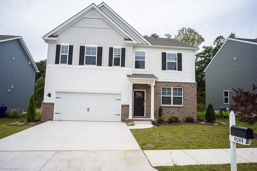4044 Brians Ln in Suffolk, VA - Building Photo