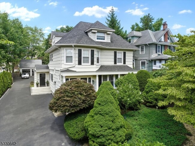 163 Godwin Ave in Ridgewood, NJ - Building Photo - Building Photo