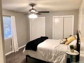7914 Galaway Bay in San Antonio, TX - Building Photo - Building Photo