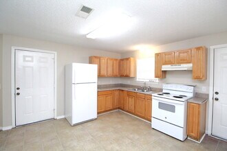 3740 Frontera Cir in Pensacola, FL - Building Photo - Building Photo