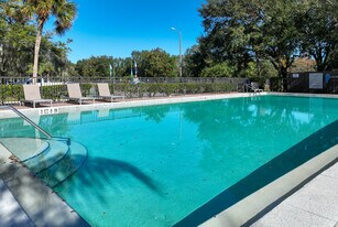 Goldelm at Charter Pointe in Altamonte Springs, FL - Building Photo