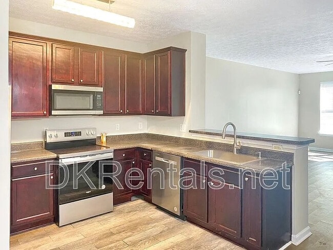 Room in Townhome on High Park Ln in East Point, GA - Building Photo - Building Photo