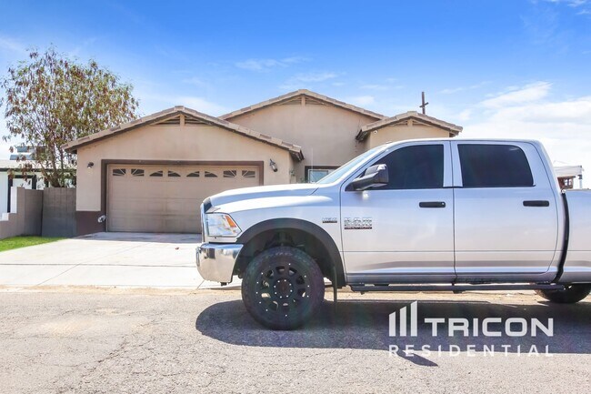 property at 810 S Greenleaf Ln