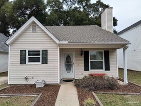 6972 Weatherwood Dr in Pensacola, FL - Building Photo