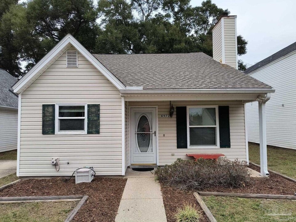 6972 Weatherwood Dr in Pensacola, FL - Building Photo