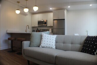 110 Hotel St in Utica, NY - Building Photo - Building Photo