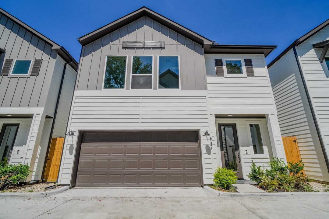 615 Northew St in Houston, TX - Building Photo