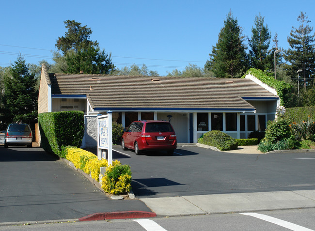 440 1st St in Los Altos, CA - Foto de edificio - Building Photo