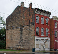 Kunst Apartments in Cincinnati, OH - Building Photo - Building Photo