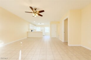 4903 York St in Cape Coral, FL - Building Photo