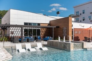 Ellipse Urban Apartments in Hampton, VA - Building Photo