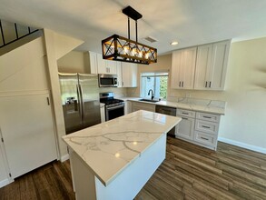 1220 N Grape St in Escondido, CA - Building Photo - Building Photo