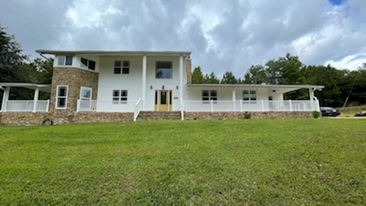 179 Parker Ln in Eastaboga, AL - Building Photo