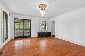 255 W Lawson St in Fayetteville, AR - Building Photo - Building Photo