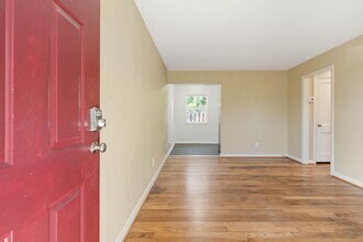 9465-9477-9477 N Mohawk Ave in Portland, OR - Building Photo - Building Photo