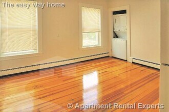 339 Beacon St, Unit #1 in Somerville, MA - Foto de edificio - Building Photo