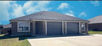 2917 Sunflower Trail in Copperas Cove, TX - Building Photo