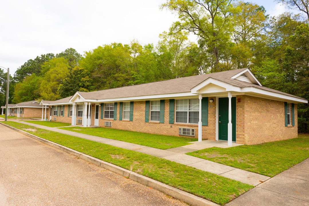 1385 Azalea Rd in Mobile, AL - Building Photo