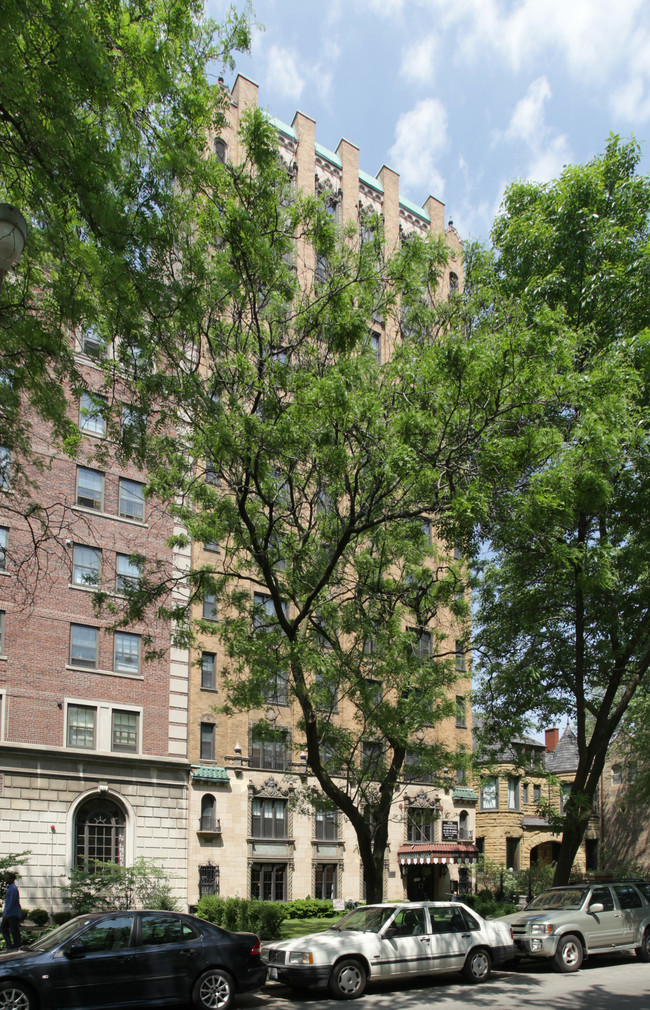 Poinsettia Apartments in Chicago, IL - Foto de edificio - Building Photo