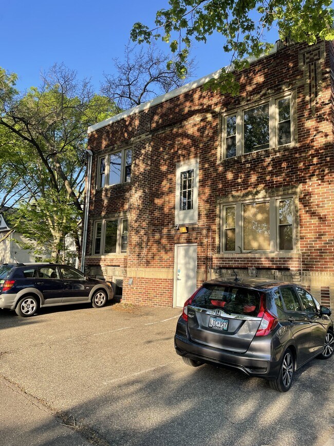 2701 Harriet Ave in Minneapolis, MN - Building Photo - Building Photo