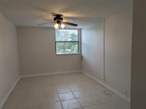 2771 Riverside Dr, Unit 317-A in Coral Springs, FL - Building Photo - Building Photo