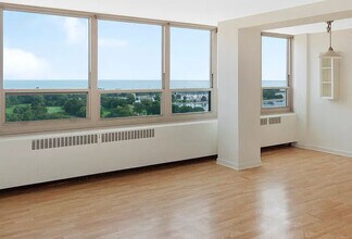 3950 N Lake Shore Dr, Unit 2028E in Chicago, IL - Foto de edificio - Building Photo
