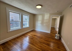74 Brock St, Unit 1 in Boston, MA - Building Photo - Building Photo