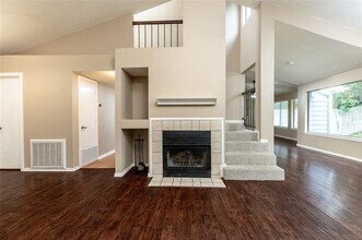 561 Dove Creek Cir in Grapevine, TX - Building Photo - Building Photo