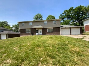 409-411-411 Brewer Dr in Columbia, MO - Building Photo - Building Photo