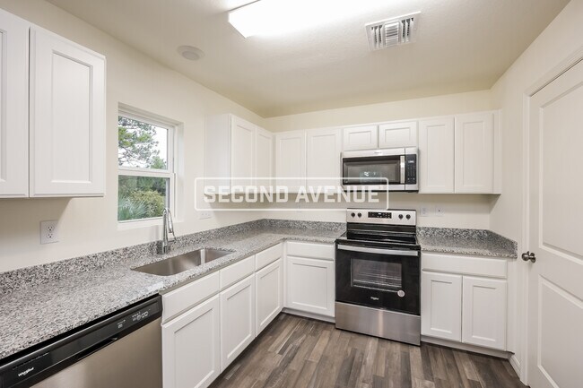 954 Pilgrim St E in Lehigh Acres, FL - Building Photo - Building Photo