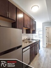 709 W Brompton Ave, Unit 701-05 in Chicago, IL - Foto de edificio - Building Photo