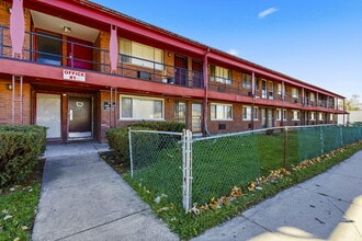 19625 Conant in Detroit, MI - Building Photo - Building Photo