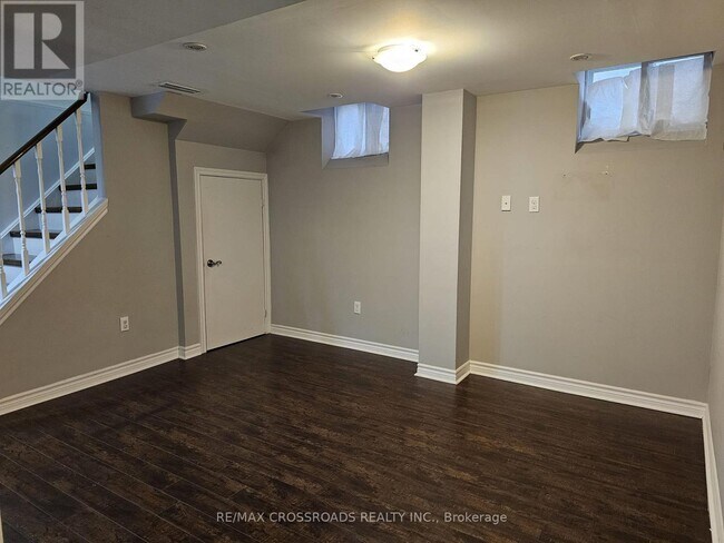 14 Ann Louise Crescent in Markham, ON - Building Photo - Building Photo