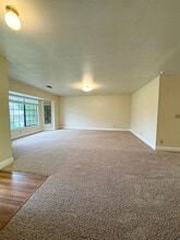 1575 Fresia Way in Redding, CA - Building Photo - Building Photo