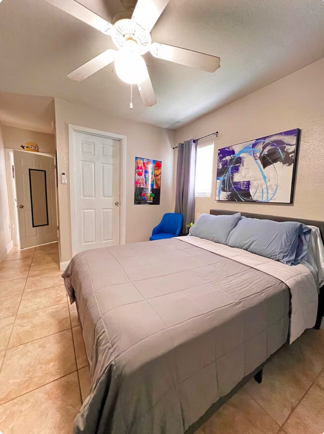 7303 Perugia Ave, Unit Studio in Orlando, FL - Foto de edificio - Building Photo
