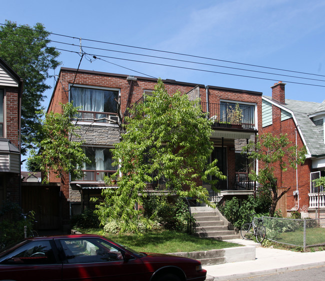 780-782 Manning Ave in Toronto, ON - Building Photo - Primary Photo