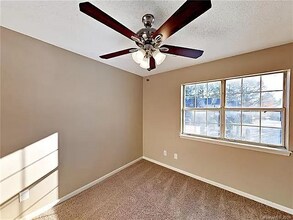 5734 Prescott Ct in Charlotte, NC - Building Photo - Building Photo