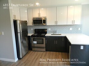 4857 Fauntleroy Wy SW in Seattle, WA - Building Photo - Building Photo
