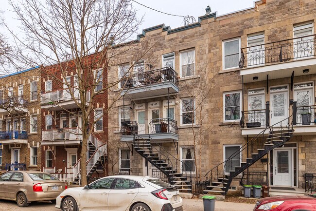 5541-5549 4E Av