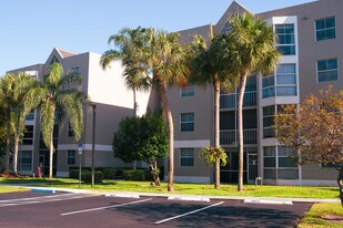 5910 Morningstar Cir in Delray Beach, FL - Building Photo